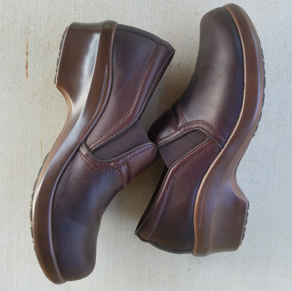 Ariat brown leather stitched clog